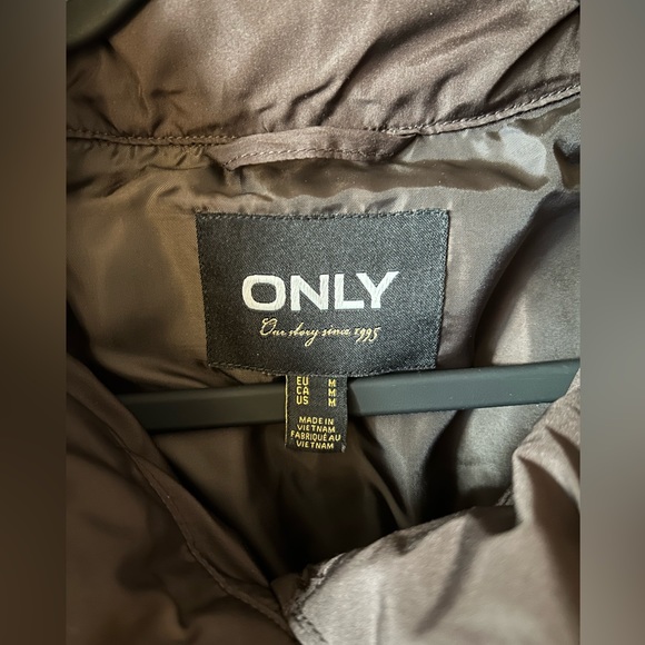 Chocolate Brown Puffer Vest - Picture 9 of 10